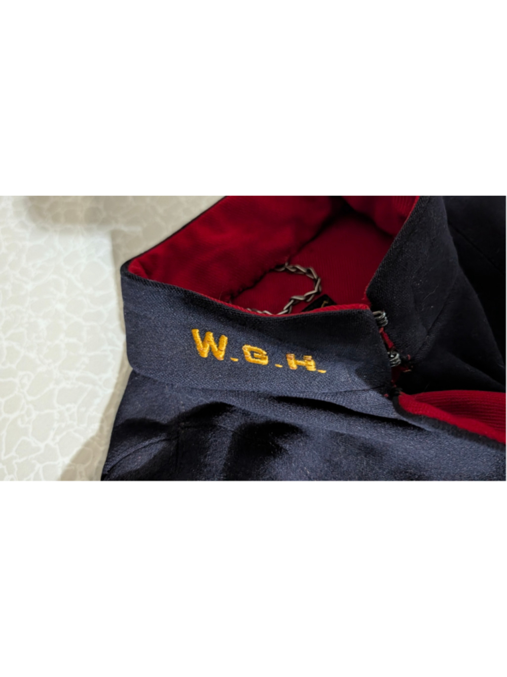 Women's Unbranded Vintage Cape Black and Red. XS - Picture 2 of 4